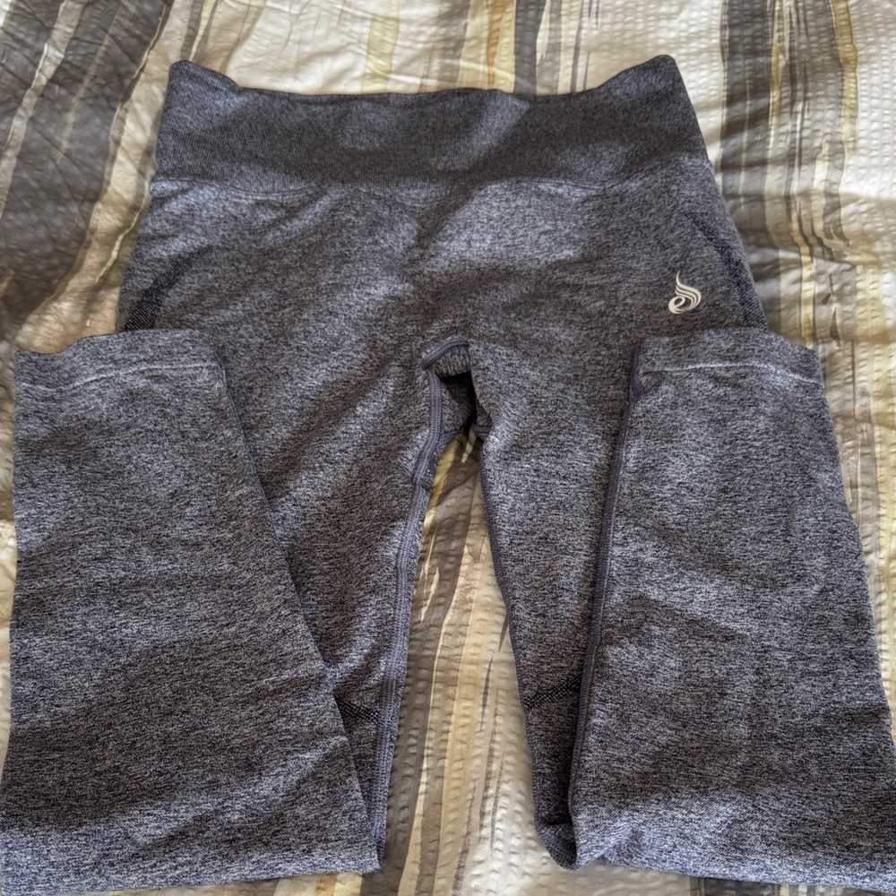 Ryderwear Gray Women butt sculpt Leggings